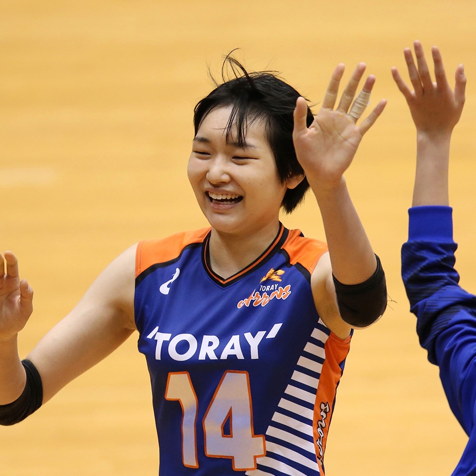 12 石川 真佑 東レアローズ女子バレーボール部 Toray